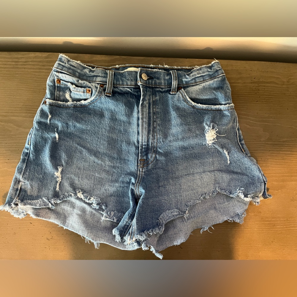 Abercrombie & Fitch The 4” Mom Short - Curve Love